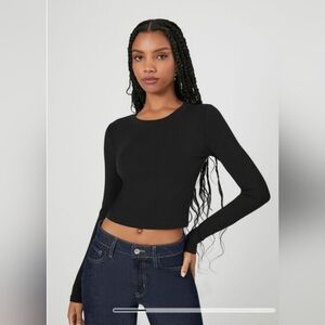 Black long sleeve crop top